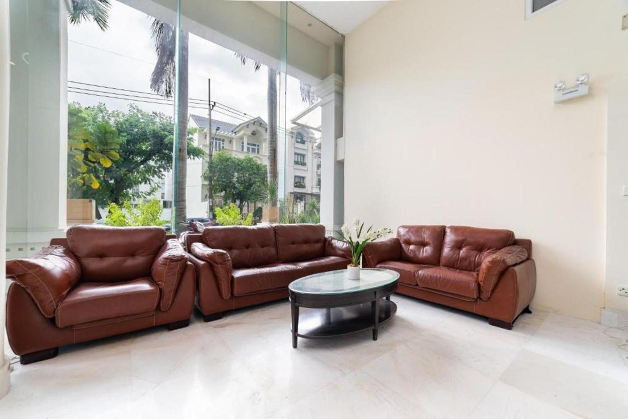 Khách sạn Collection O Sunshine Garden - Near Secc 3*